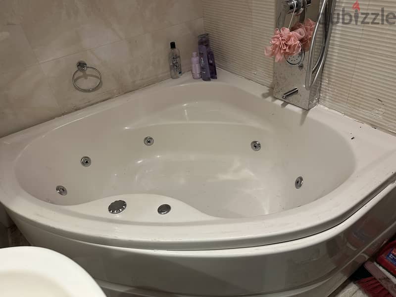 Jacuzzi for sale 8 jets 1