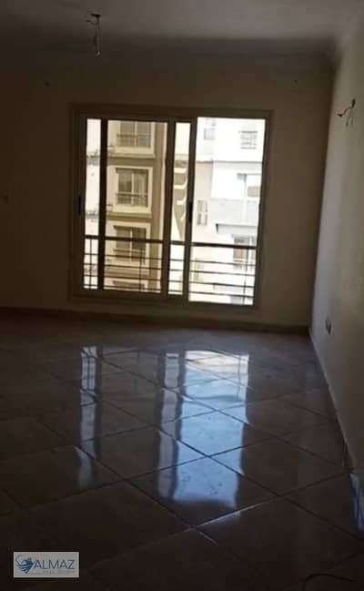 Apartment for rent in Dar Misr El Qarnful with an elevator in the First Settlement opposite Gate 6 of Al Rehaby