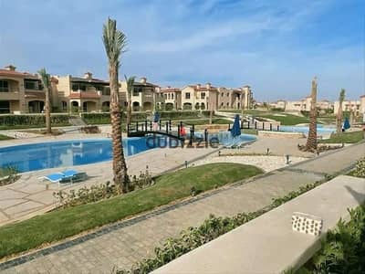 Twin-villa with an area of ​​400m fully finished + 200m garden for sale in La Vista 6 in Ain Sokhna, directly on the sea