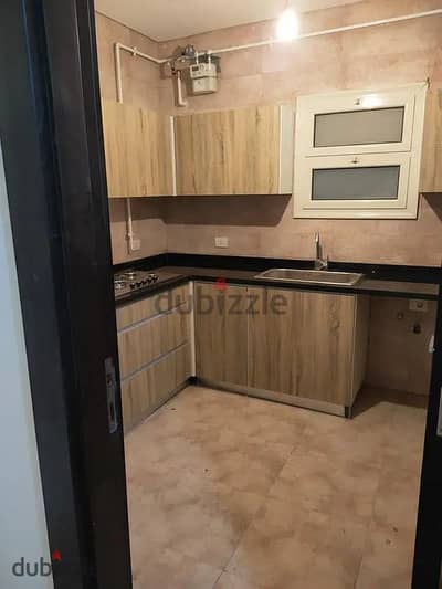 شقة للبيع متشطبة سمارت هوم مع المطبخ هدية في التجمع الخامس استلام فوري new cairo auc apartment fully finished