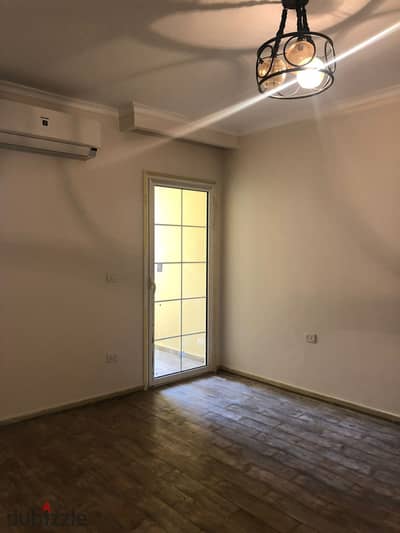 90m studio for rent with kitchen and AC's - Regents Park