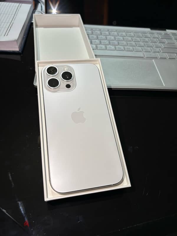 iphone 16 pro max 4