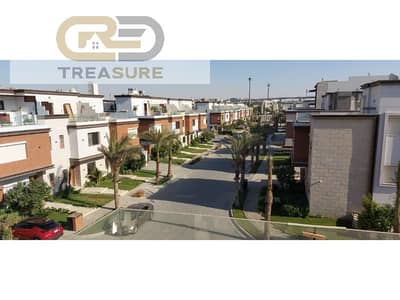 Town house middle for sale in Azzar1 prime location