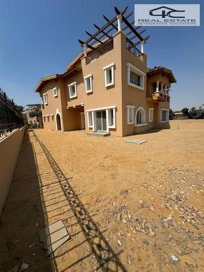 Villa Twin house for sale 300m Hyde Park New Cairo installment over 6years special view on landscape in prime location in Fifth  settlement