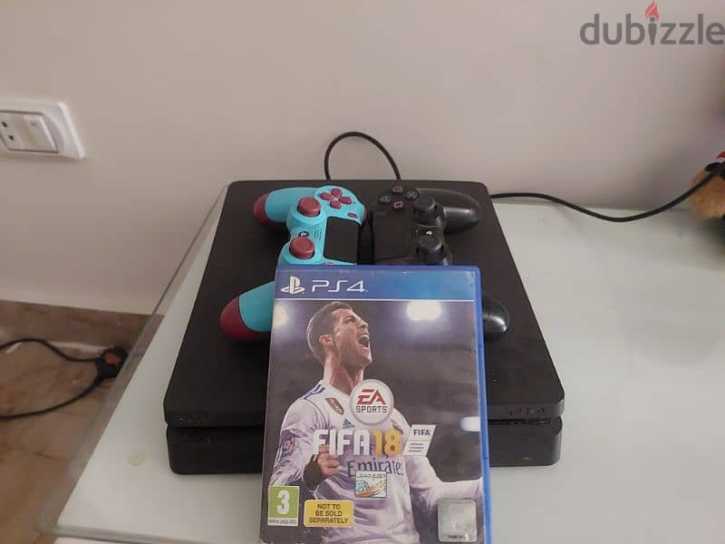 ps4 with 2 controllers and fifa 24,18 and an fortnite acc 0