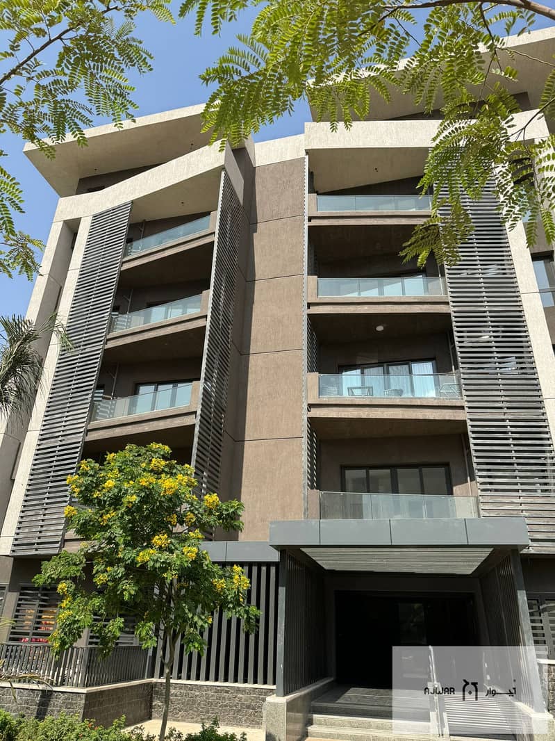 A very distinctive apartment for sale in Compound Privado, ground floor with a garden view, distinguished garden L10, immediate delivery, 97 square me 0