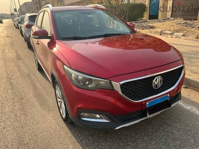 للبيع MG ZS من المالك فابريكا بالكامل