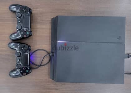 PS4 1 TB with 2 controlers بلاى ستبشن 4 مساحة 1 تيرا مع دراعين