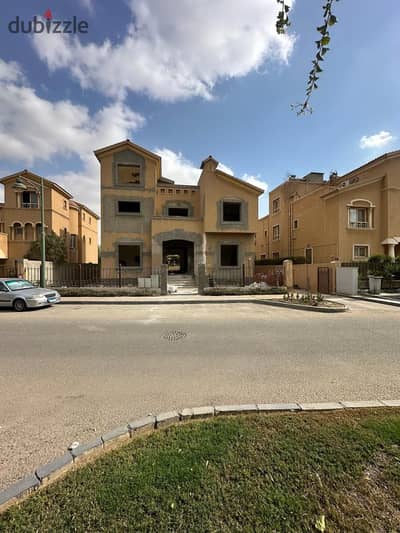 villa for sale in katameya Hills new cairo under market price prime location