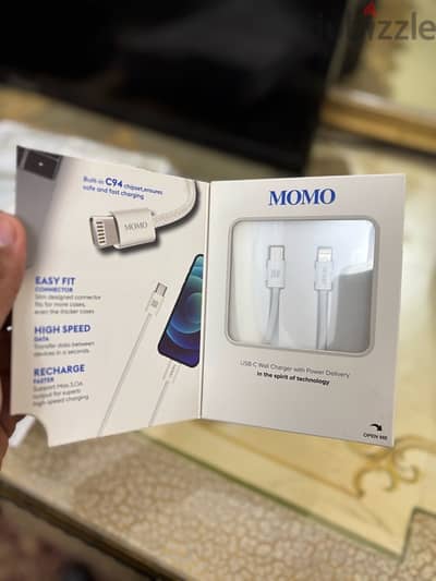 واصلة ايفون كابل شاحن MOMO USB Lightning 30W-los30w MO-011109