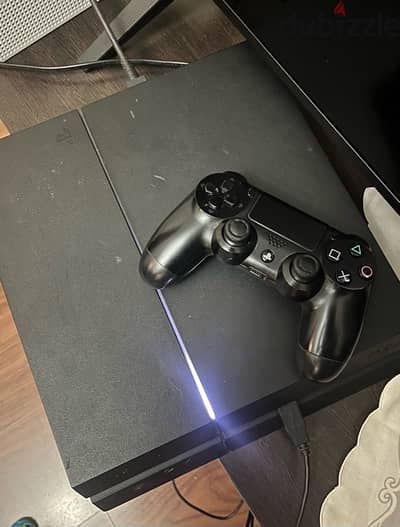 PS4 Fat 500GB بلايستشن ٤ خليجي حالة نضيفة بدون اي تصليح