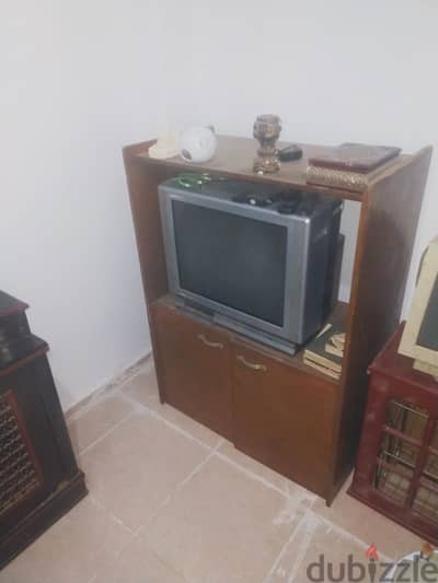 تليفزيون بالمكتبه