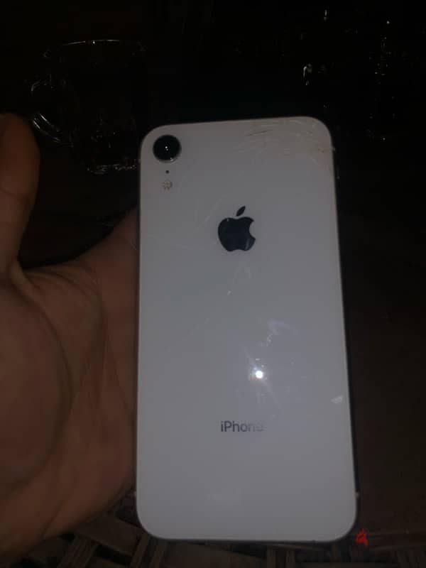 iPhone Xr 4