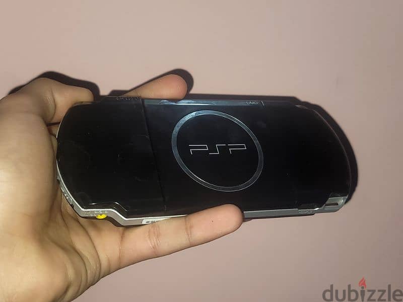 للبيع بلايستيشن psp  زيرو بحالته 0