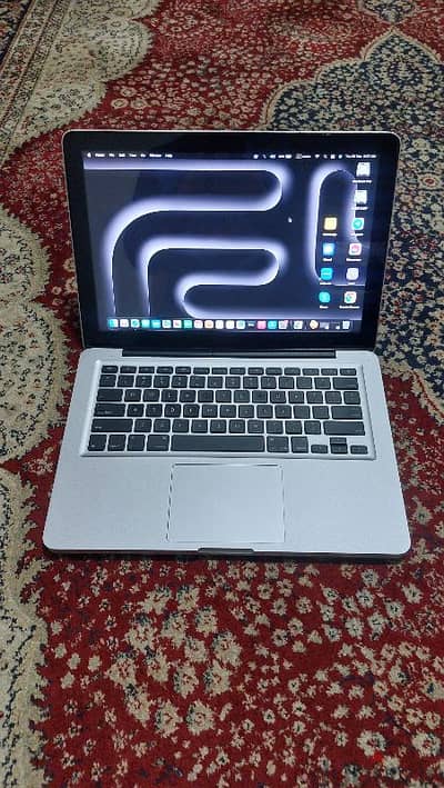 MacBook Pro Corei5  SSD 500