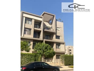 Apartment Fully finished for sale in fifth square 130M with the lowest down payment and installemnts , prime location view landscape .