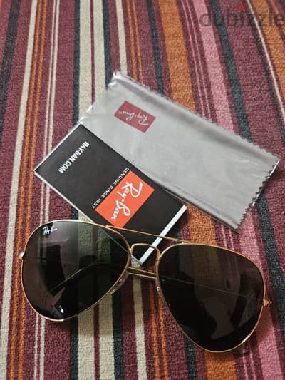 نظارة Ray. Ban