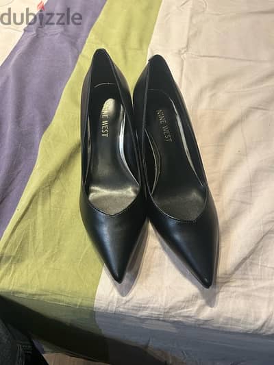 nine west leather pump