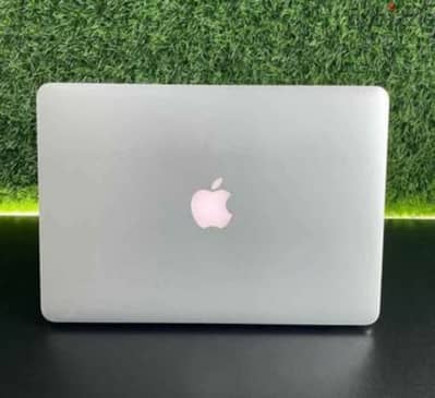 MacBook Pro like new للبيع