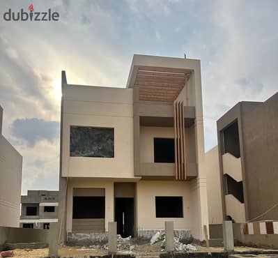 Villa for sale, immediate delivery, 3 minutes from Waslet Dahshur, in front of the entrance to Zayed 5