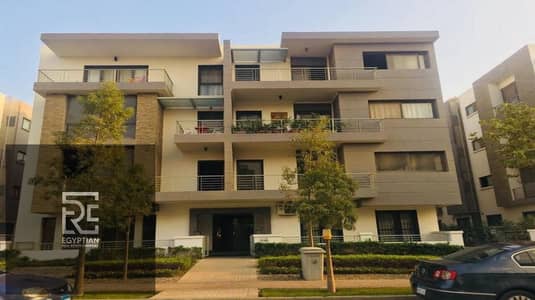 Two-bedroom apartment for sale in Heliopolis, on the extension of El-Thawra Street, in Taj City Compound, with installments over 12 years.