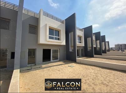 Villa Twin house 212 meters, prime location in Hyde Park Compound, New Cairo Settlement, near Mivida, minutes from the American University, and close