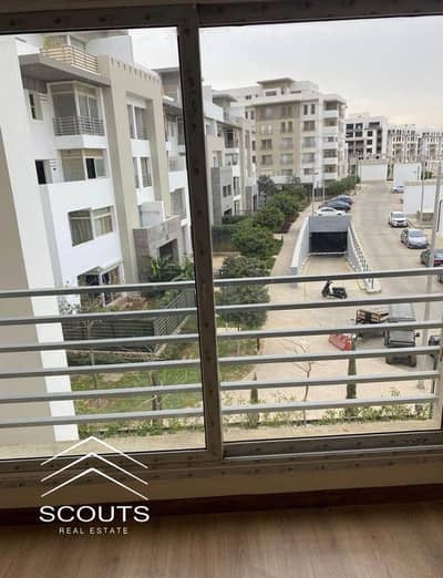 Ready to show 2bedrooms apartment for sale in Hyde park new cairo prime location next to mivida & Auc with payment plan long term -Full Privacy