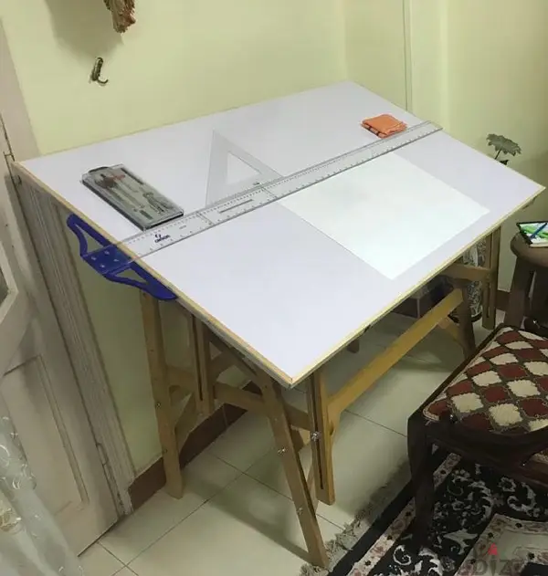 للبيع مرسم هندسي