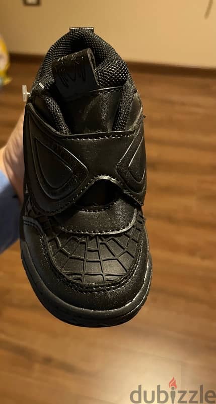 Boys shoes 9