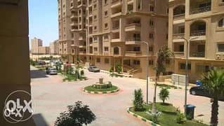 شقة للبيع بكمبوند مون سيتي 171 م - طريق مصر اسماعيلية - العبور 0