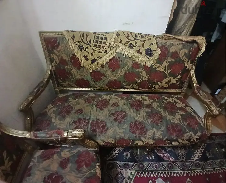 كنبة وكراسي