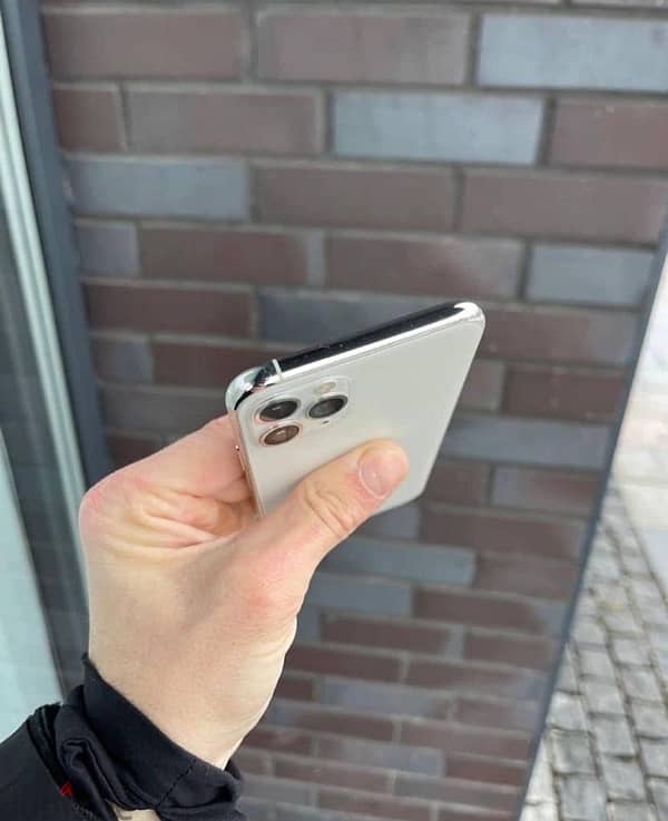 iPhone 11 Pro 2