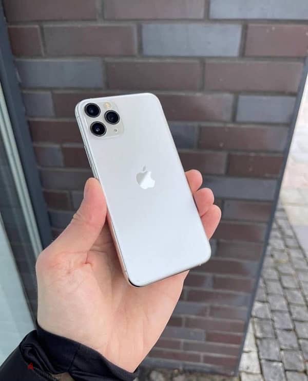 iPhone 11 Pro 4