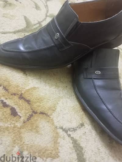 جزمة جلد ماركة. casual soles ٤٥