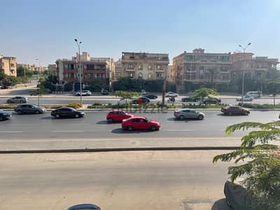للبيع بفيلات البنفسج - دور ثاني على محور السادات