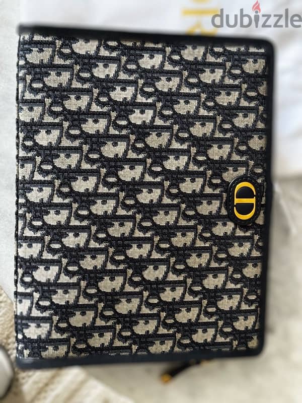 Dior 30 Montaigne Dea Pouch 2
