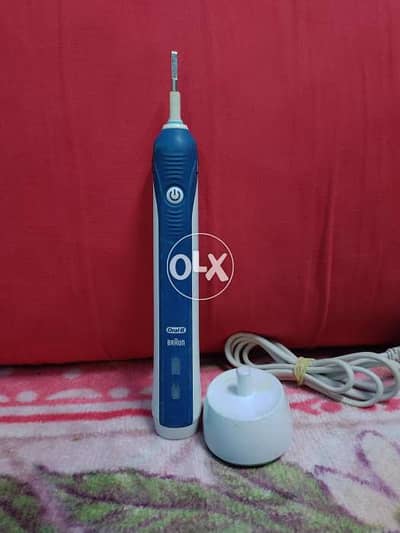 للبيع فرشاه اسنان Oral-B Braun صناعه الماني بحاله ممتازه جداً جداً