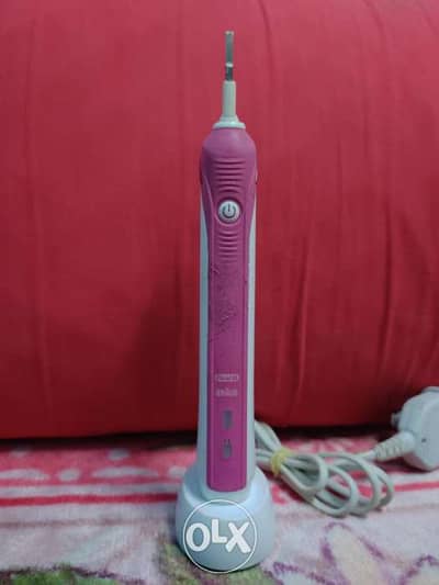 للبيع فرشاه اسنان Oral-B Braun صناعه الماني بحاله ممتازه جداً