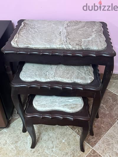 ٣ ترابيزات رخام لم يستخدم