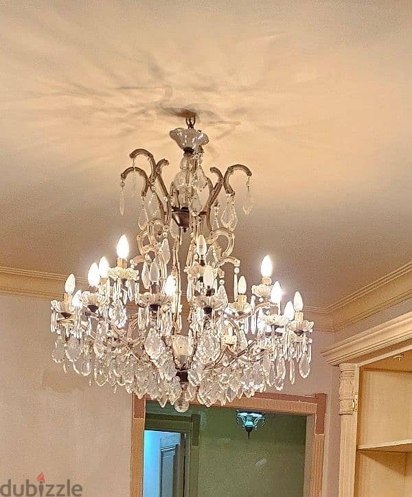 Chandelier 1