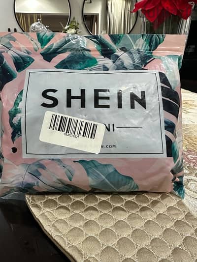Shein Men sweam wear size Medium