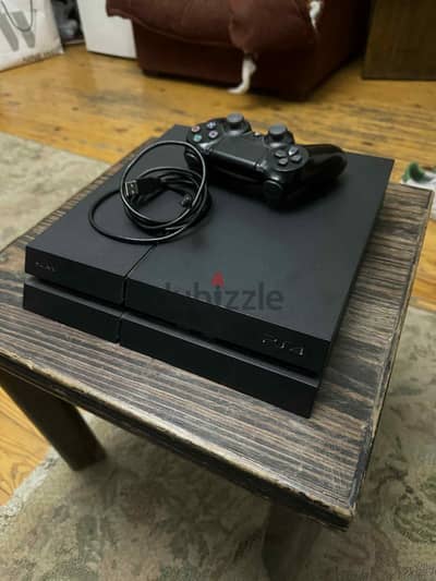 Playstation 4 used like new