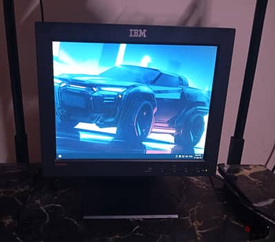 شاشة IBM Model-6636_ac1 حالة جيدة