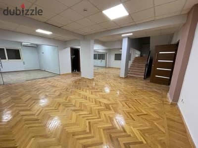 Duplex for rent with administrative license, prime location in Maadi Sarayat Super deluxe finishing Area 450 7 bedrooms 5