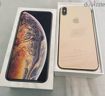 iphone xs max 64g gold  في شرخ ف الباغه فقط  موضح ف الصور بطاريه ٧٧٪؜