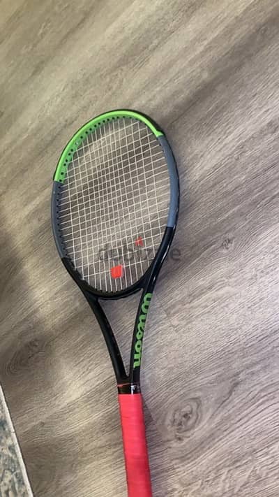 Tennis racket wilson blade