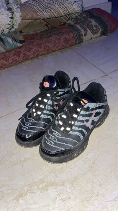 kotshy trendشكلو روعه و بيرفلكت مقاس 42 shoes