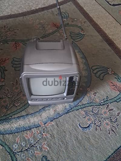 للبيع تليفزيون صغير ٥. ٥ بوصه