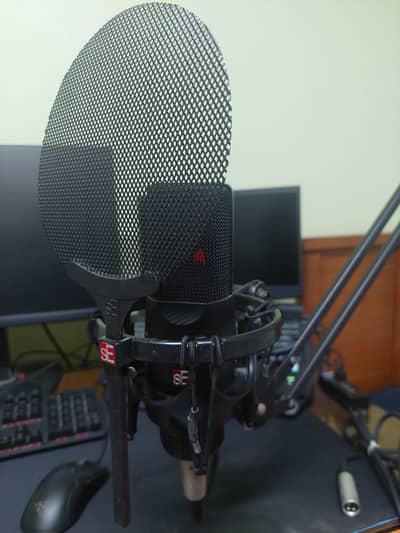 SE Electronics Vocal Pack Large Wired Cardiac Condenser Microphone, Bl