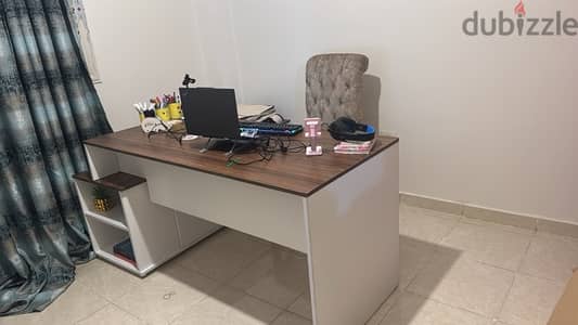 مكتب مدير للبيع